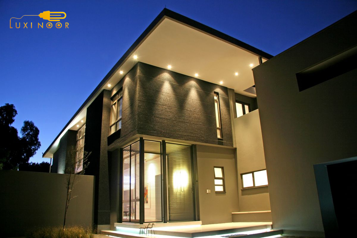 انواع چراغ های نورپردازی در طراحی نورپردازی نمای ساختمان تاثیر دارند.